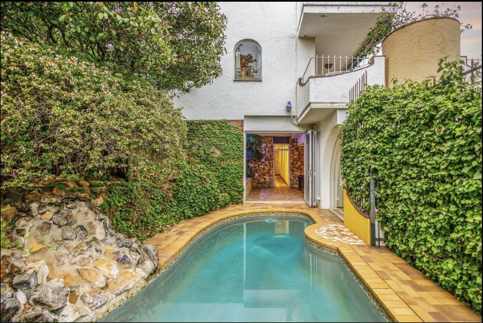 La Casa Blanca Hotel Johannesburg Exterior photo